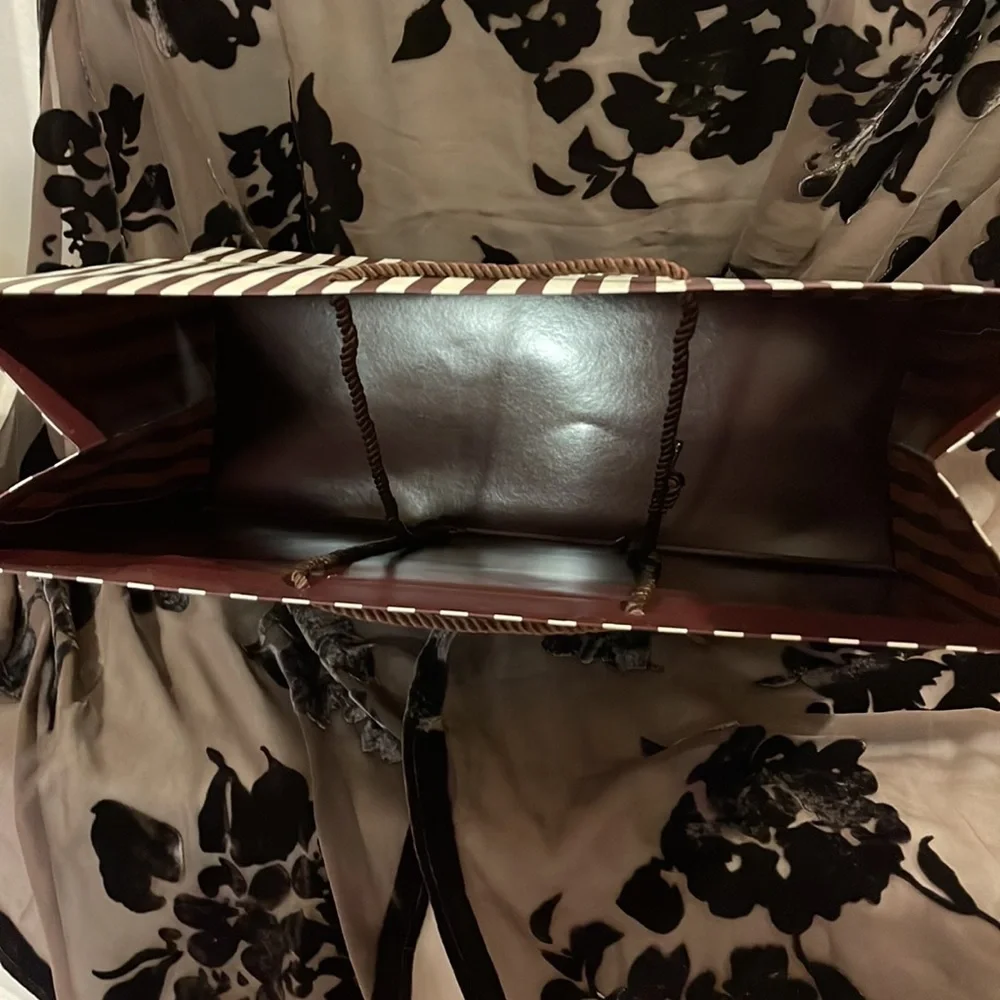 Henri Bendel | Shopping Bag | EUC | 16” x 12” x 5.5” - Picture 4 of 9